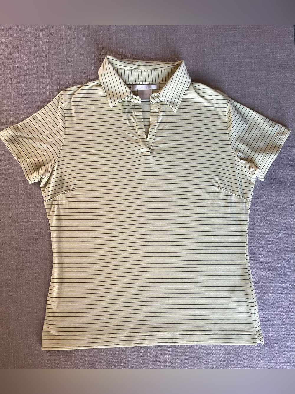Vintage 00s Nike Golf FIT DRY Striped Short Sleeve Polo Shirt in Soft Yellow